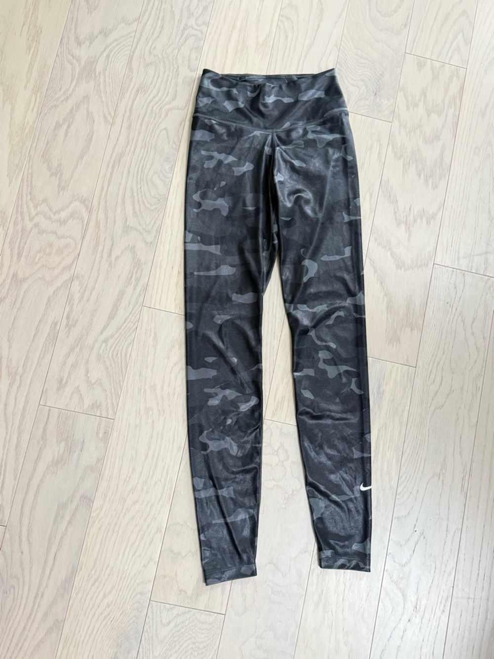 Nike Black Dri-FIT Active Leggings with Subtle Camo / New without tags